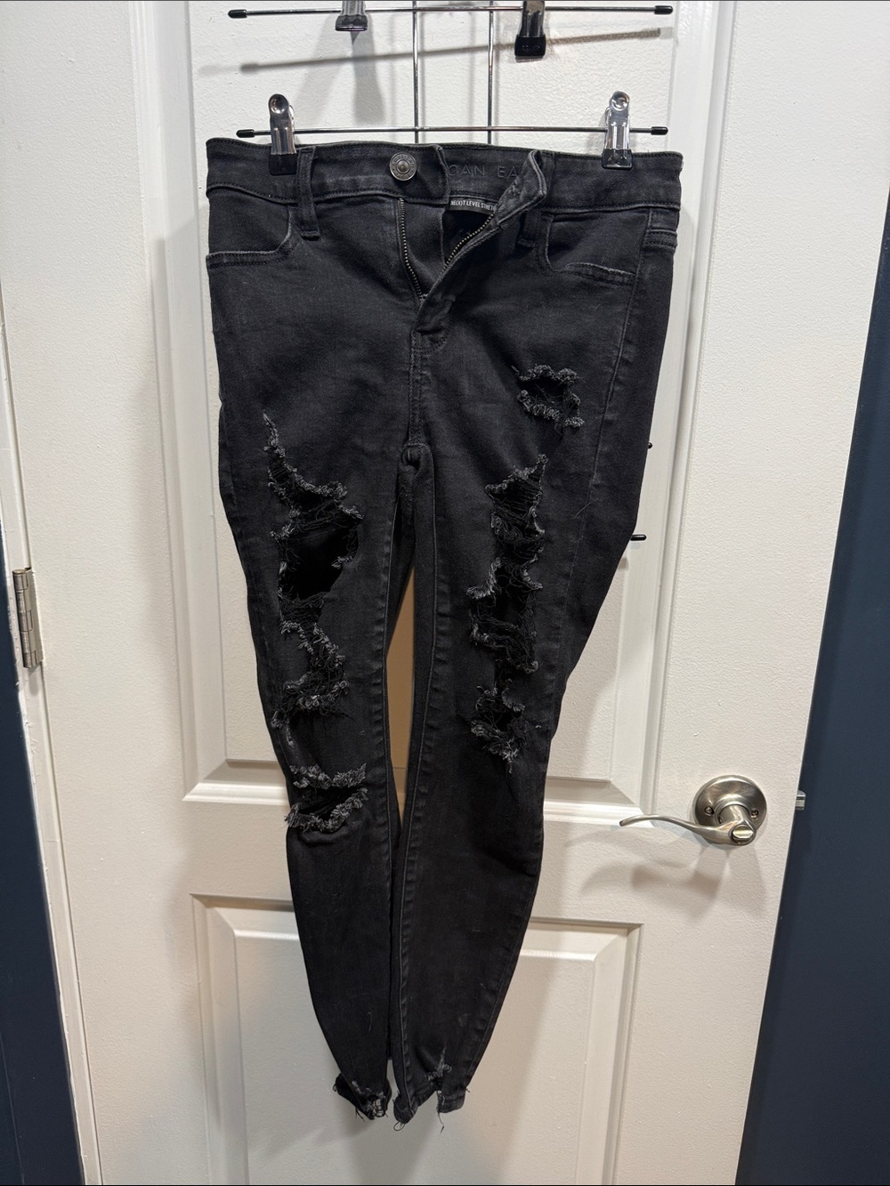 American Eagle Next Level Stretch Hi-Rise Jegging Black Distressed